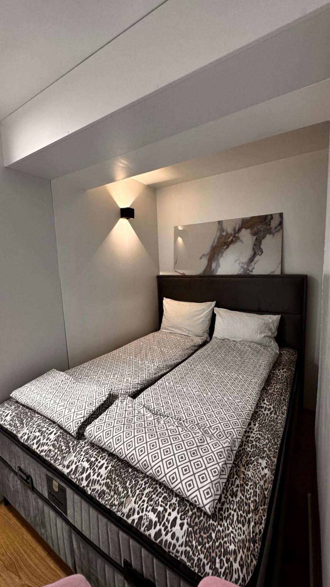 Apartman Una *